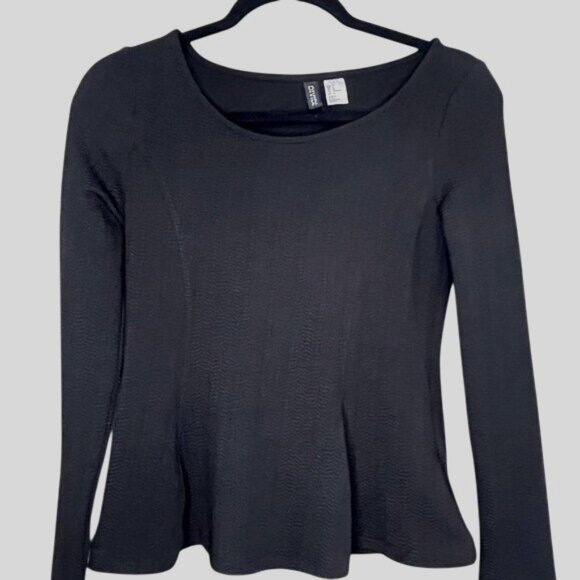 Divided Tops - DIVIDED BABYDOLL Black Long Sleeve Top Subtle Chevron Peplum Scoop Neckline